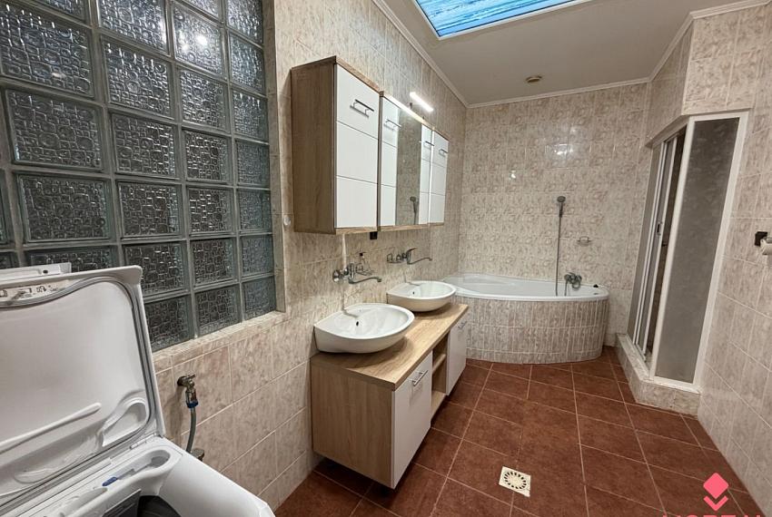 Veľký 3 izbový byt s terasou 154 m2 Topoľčany 