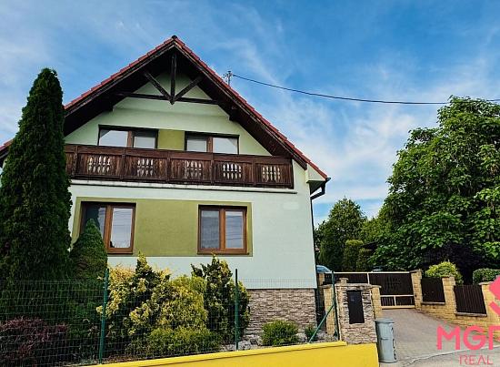 Na predaj 5 i RD v Dvorci, úžitková plocha 310 m2, pozemok 1265 m²